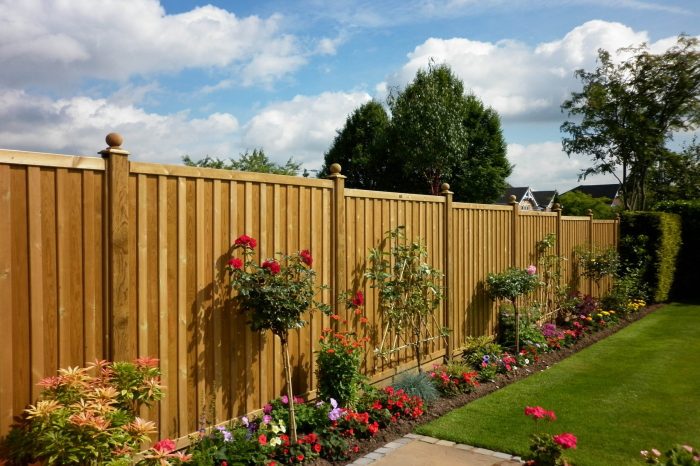 Front garden fence ideas uk