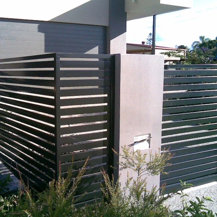 Fence fencing backyard garduri orizontale negre fences slats familyhandyman scandura gardul curtea idei scanduri corrugated casepractice